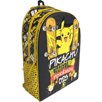 Een stoere rugtas met pikachu op de achterkant.